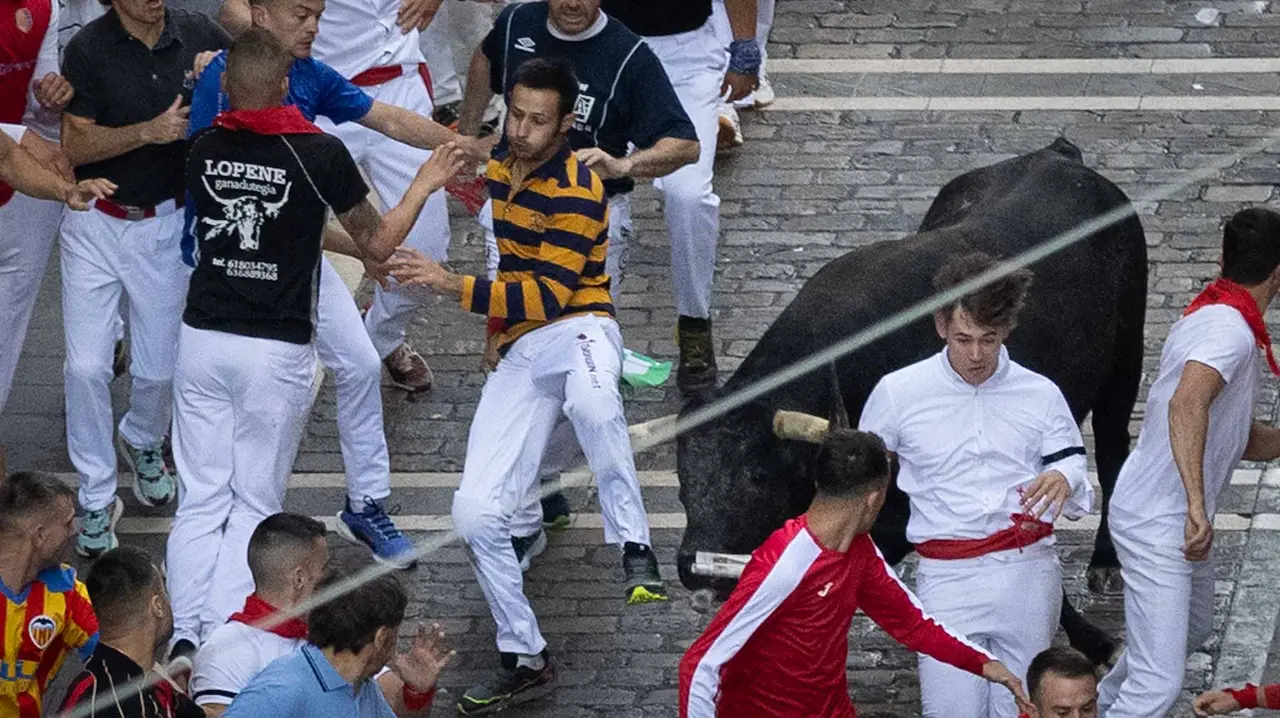 Segundo encierro de San Fermín 2015 con toros de Cebada Gago en Telefonica. Maite H. Mateo.-39