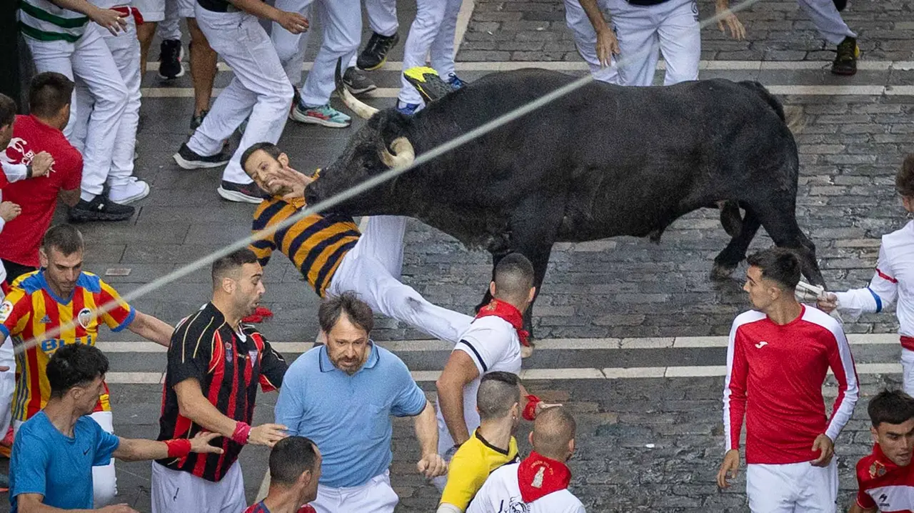 Segundo encierro de San Fermín 2015 con toros de Cebada Gago en Telefonica. Maite H. Mateo.-41