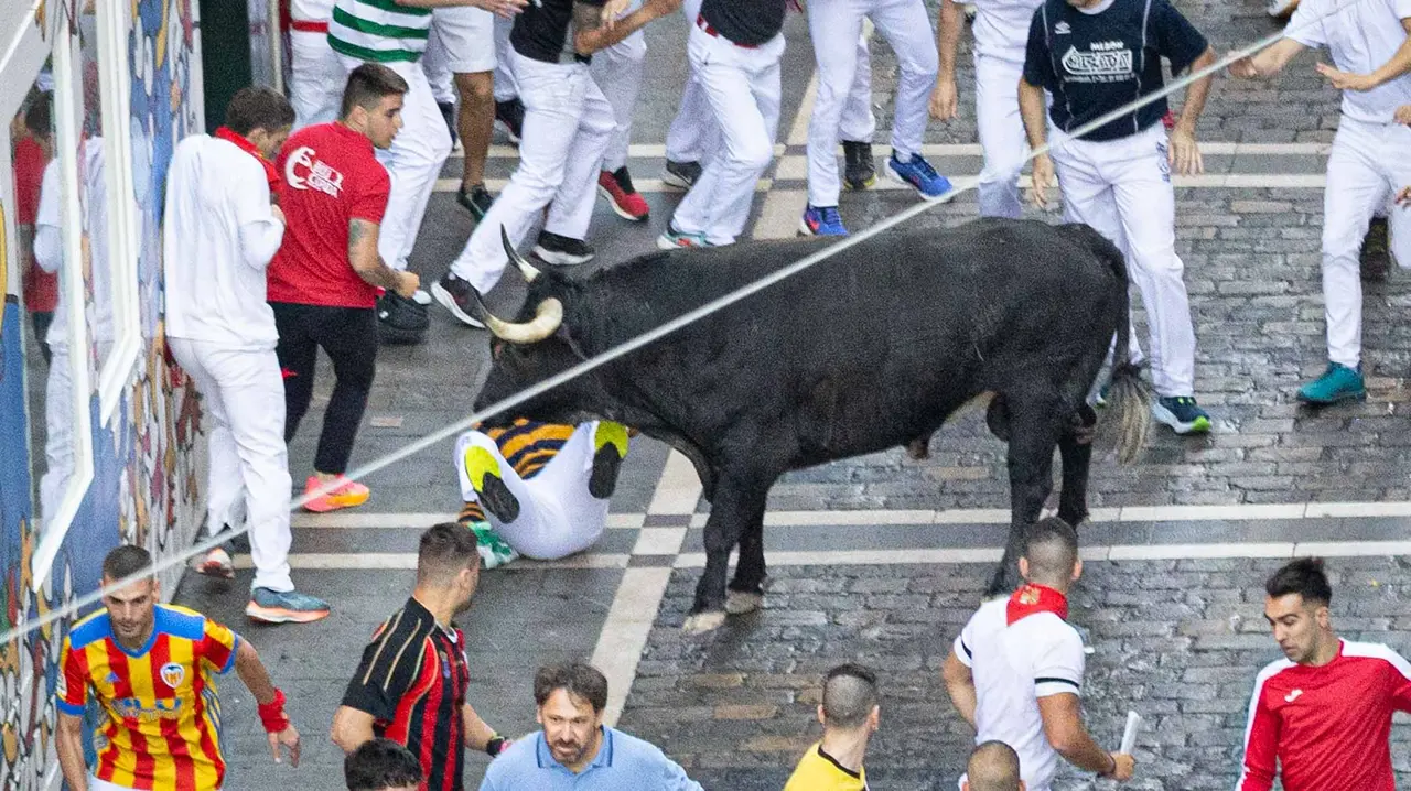 Segundo encierro de San Fermín 2015 con toros de Cebada Gago en Telefonica. Maite H. Mateo.-43