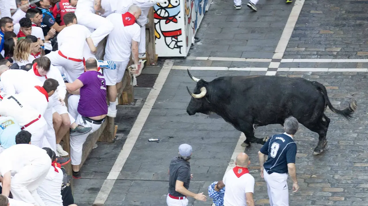 Segundo encierro de San Fermín 2015 con toros de Cebada Gago en Telefonica. Maite H. Mateo.-49