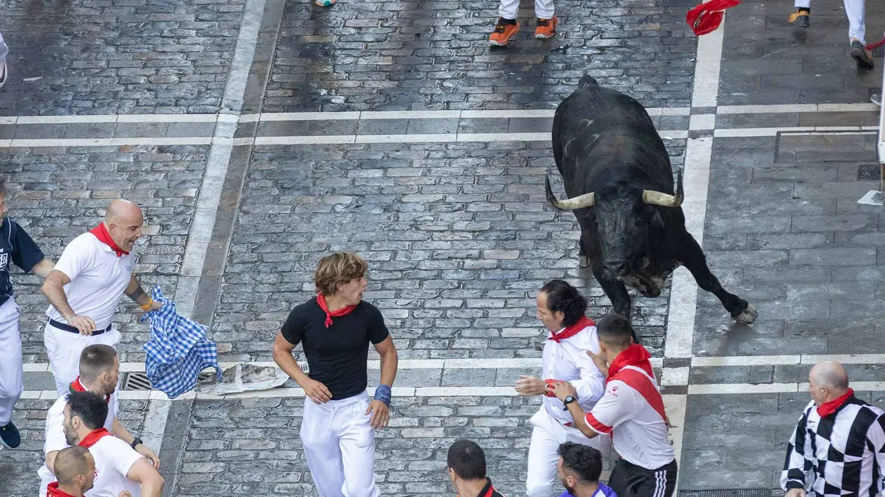 Segundo encierro de San Fermín 2015 con toros de Cebada Gago en Telefonica. Maite H. Mateo.-47