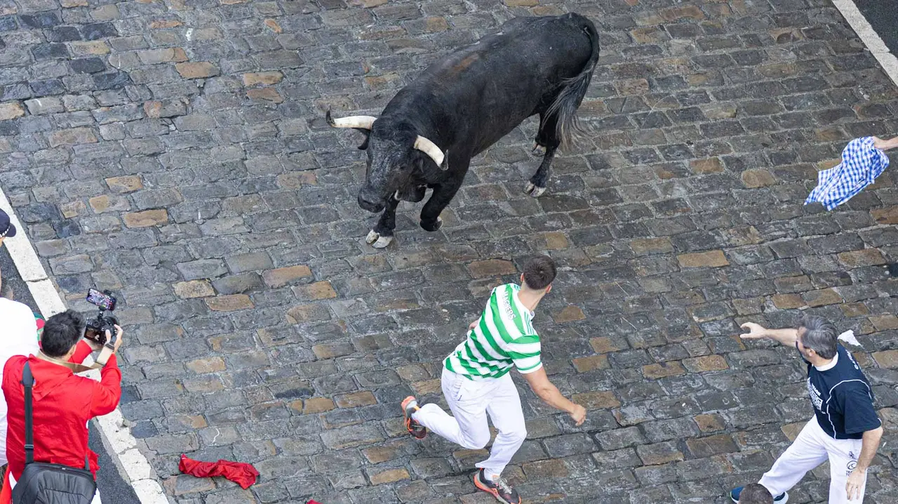 Segundo encierro de San Fermín 2015 con toros de Cebada Gago en Telefonica. Maite H. Mateo.-62