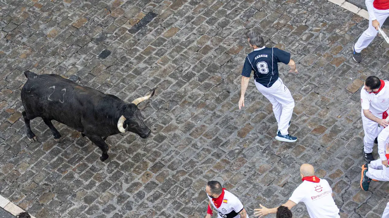 Segundo encierro de San Fermín 2015 con toros de Cebada Gago en Telefonica. Maite H. Mateo.-65