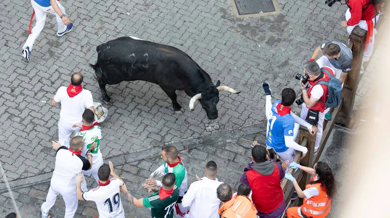 Segundo encierro de San Fermín 2015 con toros de Cebada Gago en Telefonica. Maite H. Mateo.-69