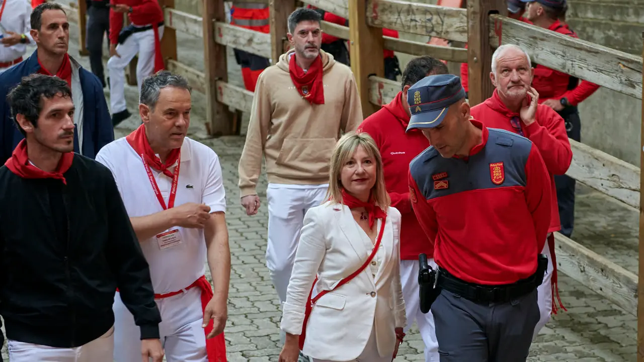 Ambiente en el segundo encierro de San Fermín 2025 con toros de Cebada Gago. IRANZU LARRASOAÑA