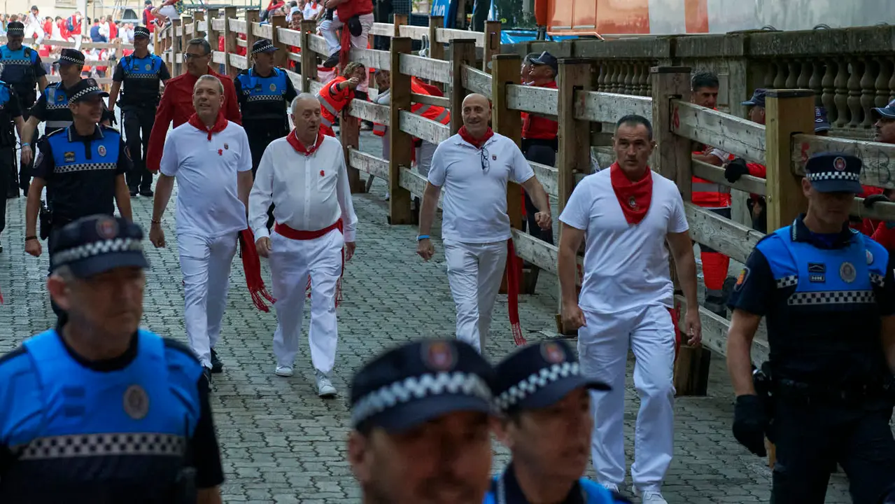 Ambiente en el segundo encierro de San Fermín 2025 con toros de Cebada Gago. IRANZU LARRASOAÑA