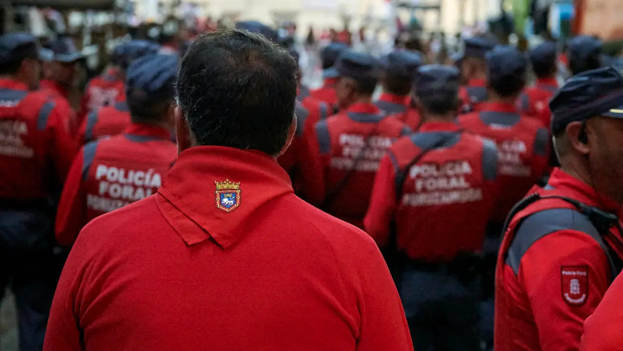 Ambiente en el segundo encierro de San Fermín 2025 con toros de Cebada Gago. IRANZU LARRASOAÑA