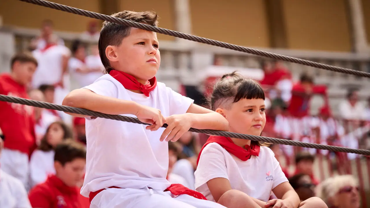 Toros en familia en la Plaza de Toros de Pamplona con Pablo Hernández, Aarón Navas, Francisco Jiménez y el torero Román como comentarista. PABLO LASAOSA