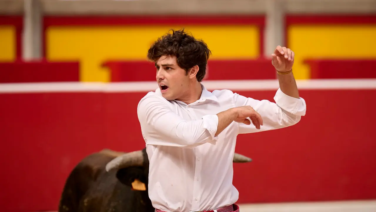 Toros en familia en la Plaza de Toros de Pamplona con Pablo Hernández, Aarón Navas, Francisco Jiménez y el torero Román como comentarista. PABLO LASAOSA