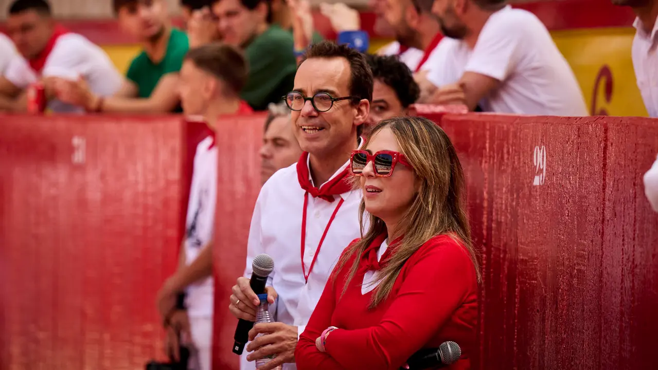 Toros en familia en la Plaza de Toros de Pamplona con Pablo Hernández, Aarón Navas, Francisco Jiménez y el torero Román como comentarista. PABLO LASAOSA