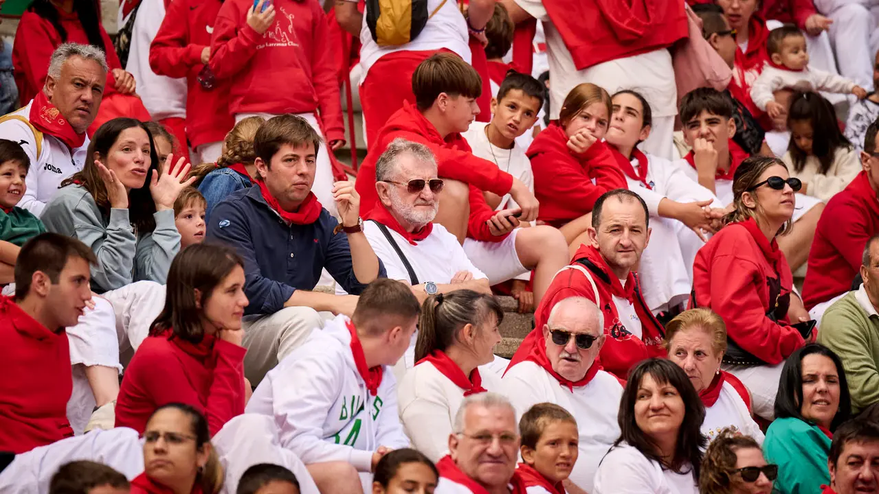 Toros en familia en la Plaza de Toros de Pamplona con Pablo Hernández, Aarón Navas, Francisco Jiménez y el torero Román como comentarista. PABLO LASAOSA