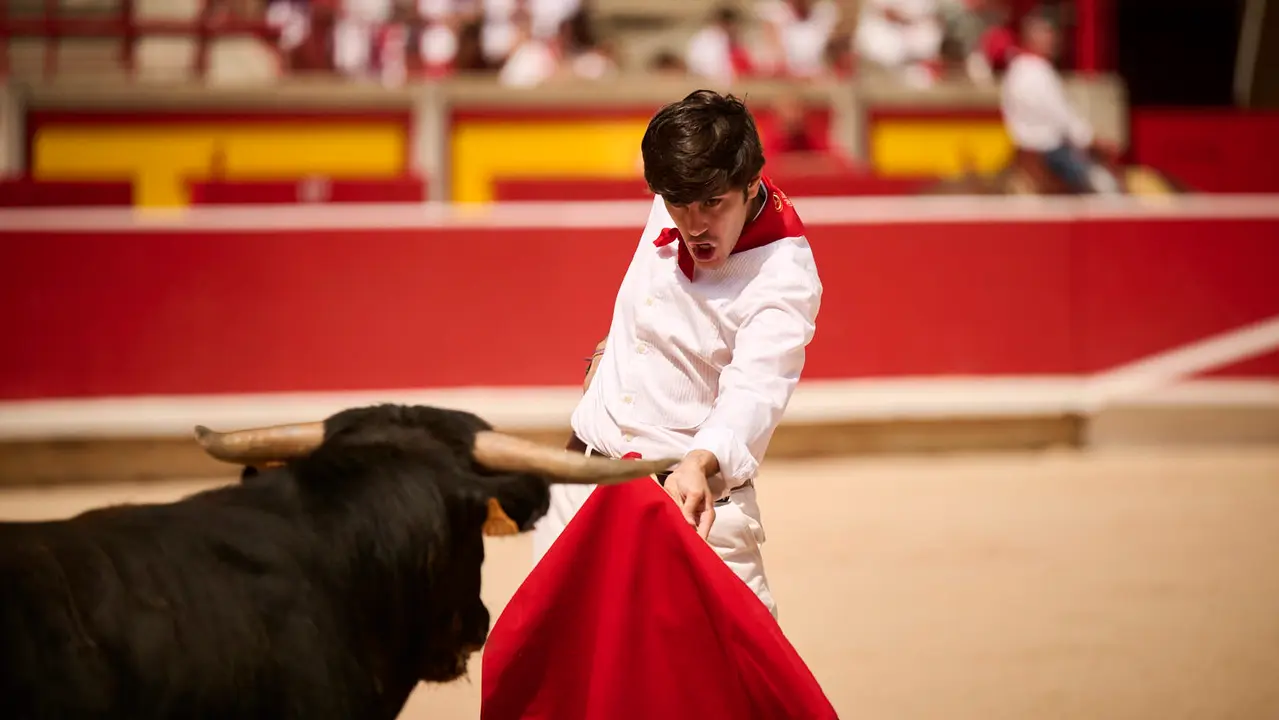Toros en familia en la Plaza de Toros de Pamplona con Pablo Hernández, Aarón Navas, Francisco Jiménez y el torero Román como comentarista. PABLO LASAOSA