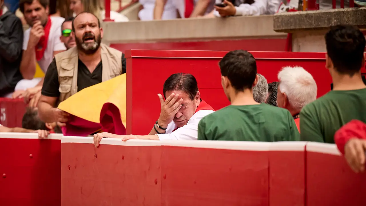 Toros en familia en la Plaza de Toros de Pamplona con Pablo Hernández, Aarón Navas, Francisco Jiménez y el torero Román como comentarista. PABLO LASAOSA