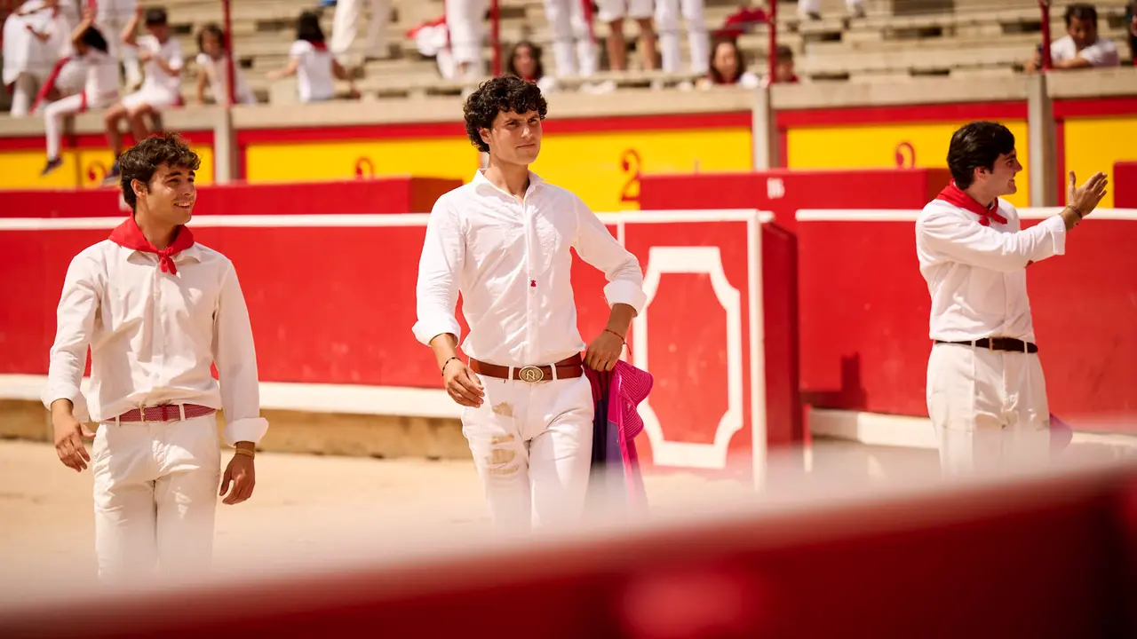 Toros en familia en la Plaza de Toros de Pamplona con Pablo Hernández, Aarón Navas, Francisco Jiménez y el torero Román como comentarista. PABLO LASAOSA