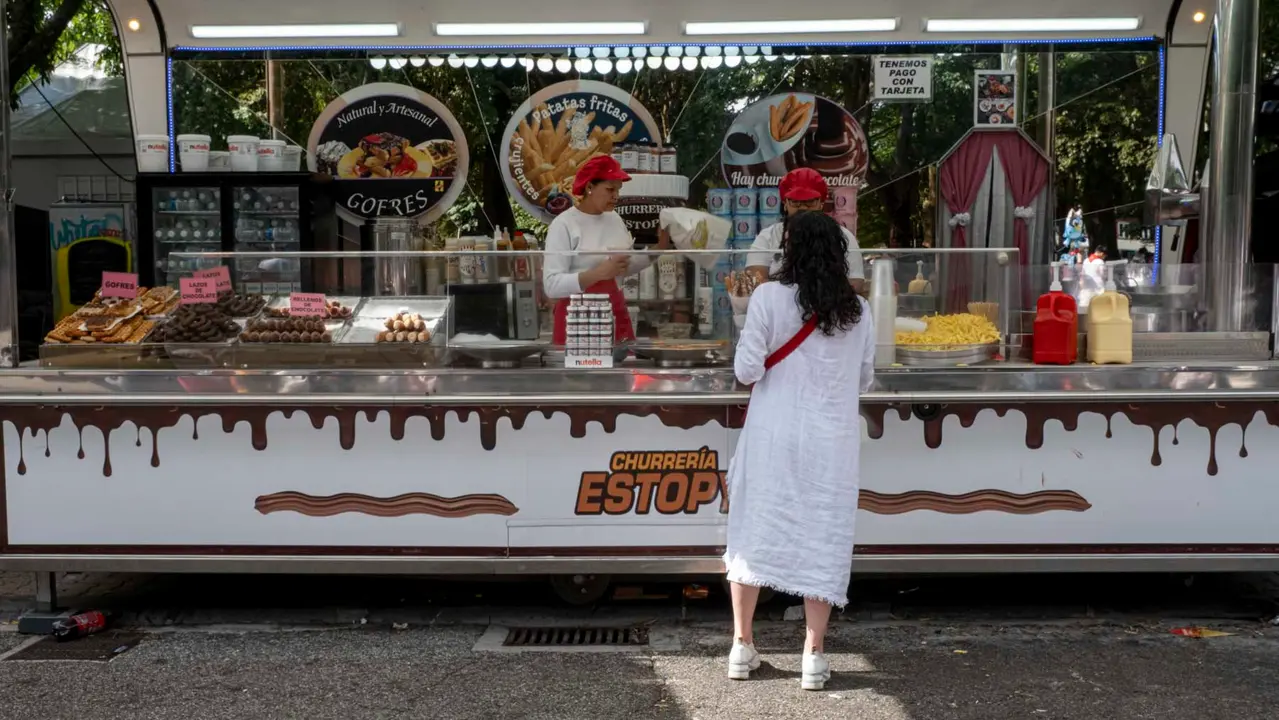 Una tarde de San Fermín por los tradicionales puestos de venta y hostelería del Bosquecillo y Antoniutti .Maite H. Mateo-17