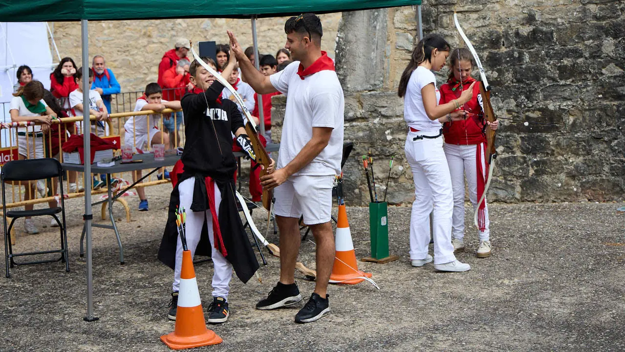 Kirolari Sport kids, el espacio deportivo y recreativo infantil en colaboración con las federaciones deportivas en el parque de la Medialuna durante las fiestas de San Fermín 2025. IÑIGO ALZUGARAY