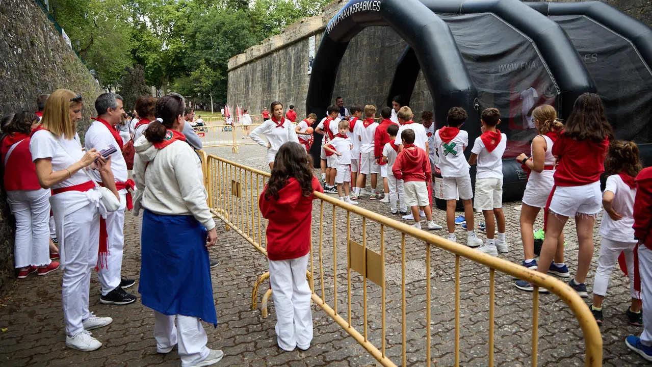 Kirolari Sport kids, el espacio deportivo y recreativo infantil en colaboración con las federaciones deportivas en el parque de la Medialuna durante las fiestas de San Fermín 2025. IÑIGO ALZUGARAY