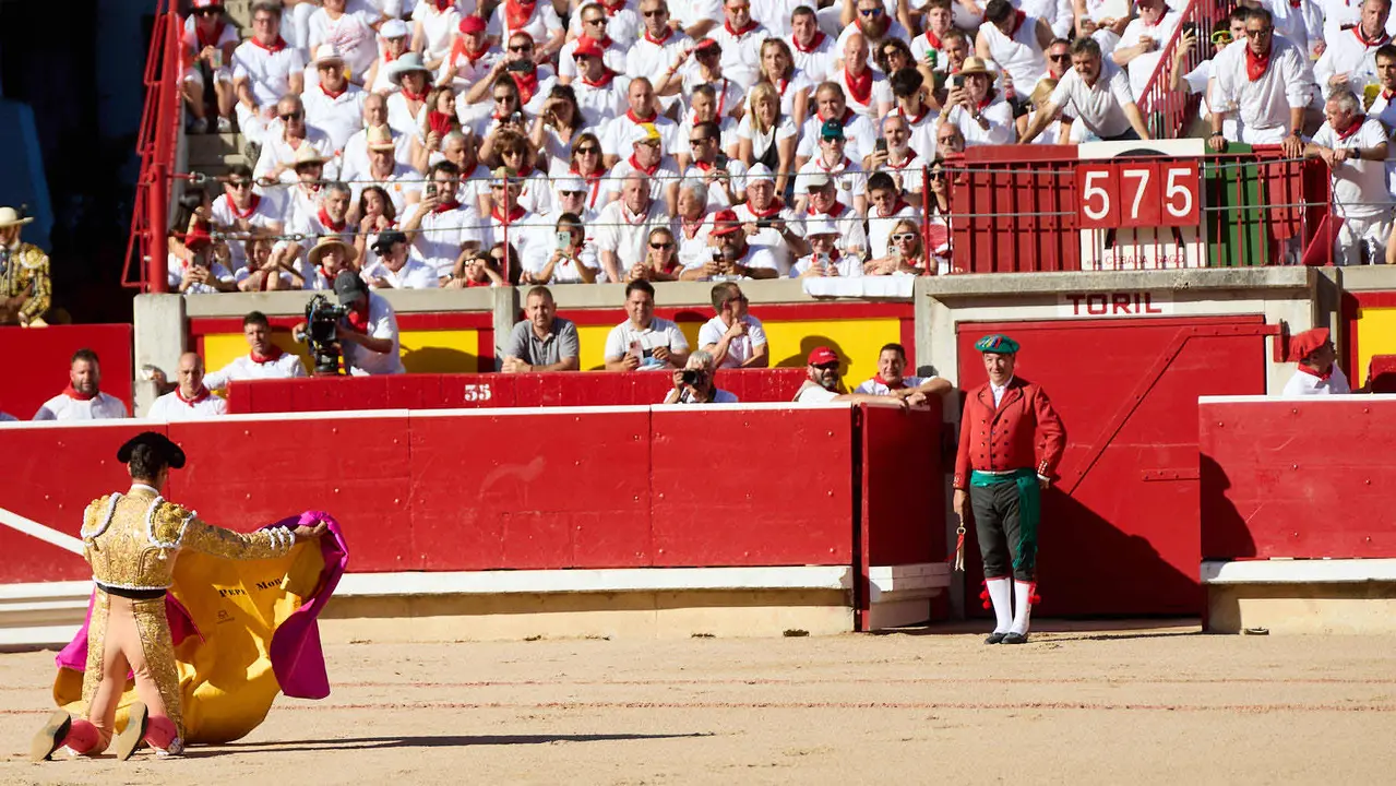 Segunda corrida de la Feria del Toro de San Fermín 2025 con toros de Cebada Gago para Antonio Ferrera, Pepe Moral y Román. IÑIGO ALZUGARAY