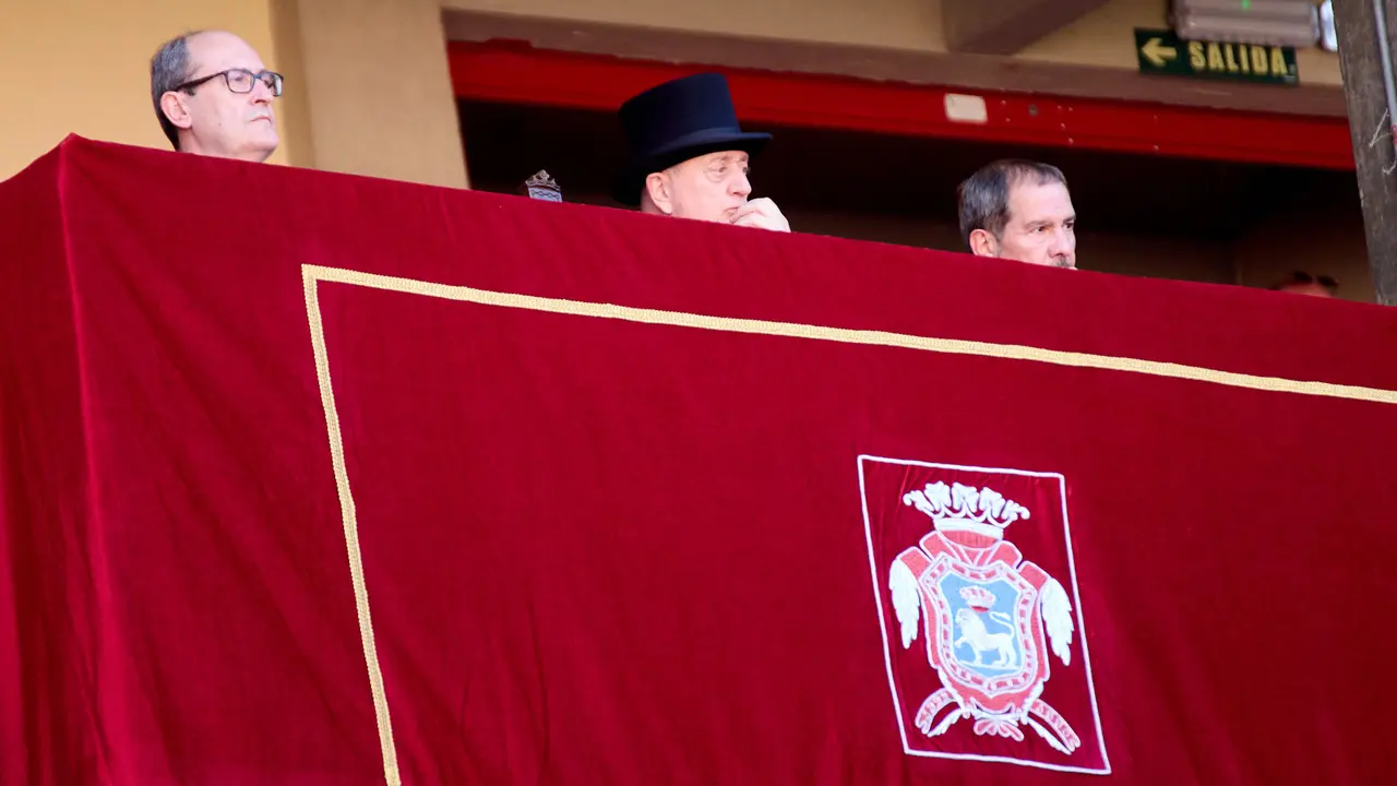 Segunda corrida de la Feria del Toro de San Fermín 2025 con toros de Cebada Gago para Antonio Ferrera, Pepe Moral y Román. IÑIGO ALZUGARAY