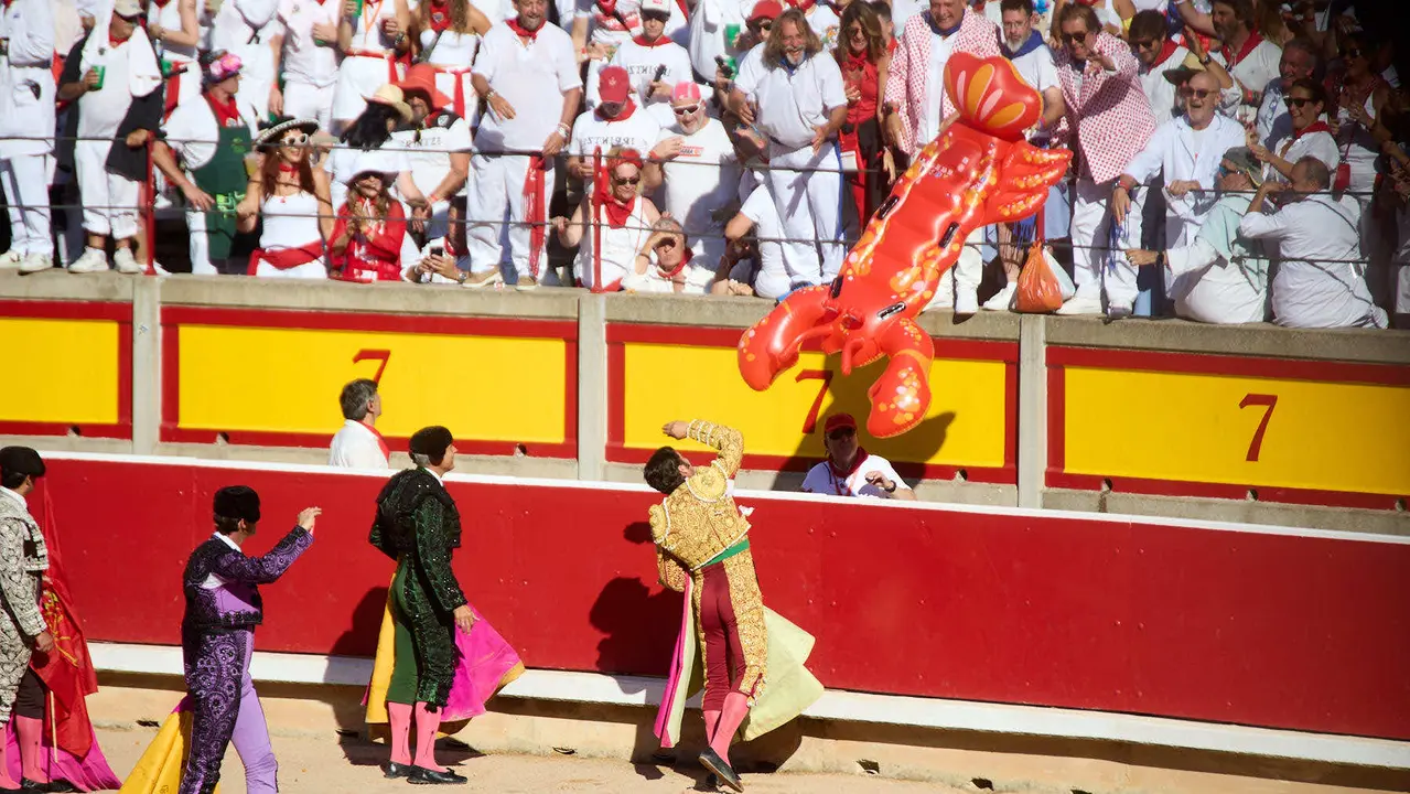 Tercera corrida de la Feria del Toro de San Fermín 2025 con toros de Álvaro Núñez para Morante de la Puebla, Roca Rey y Tomás Rufo. IÑIGO ALZUGARAY
