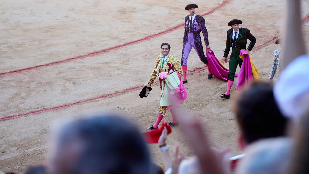 Tercera corrida de la Feria del Toro de San Fermín 2025 con toros de Álvaro Núñez para Morante de la Puebla, Roca Rey y Tomás Rufo. IÑIGO ALZUGARAY