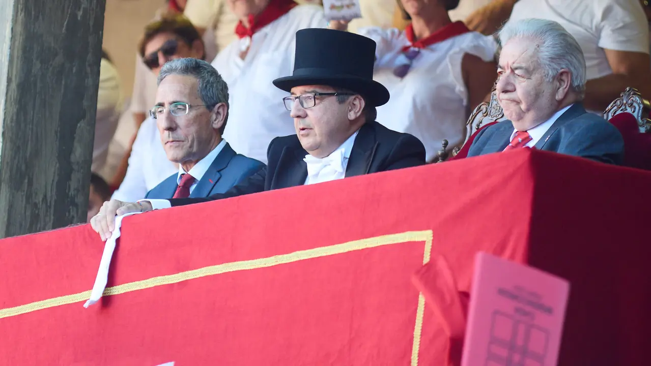 Tercera corrida de la Feria del Toro de San Fermín 2025 con toros de Álvaro Núñez para Morante de la Puebla, Roca Rey y Tomás Rufo. IÑIGO ALZUGARAY