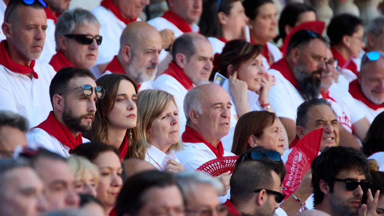 Los tendidos de la plaza de Toros de Pamplona durante la tercera corrida de la Feria del Toro de San Fermín 2025 con toros de Álvaro Núñez para Morante de la Puebla, Roca Rey y Tomás Rufo. IÑIGO ALZUGARAY