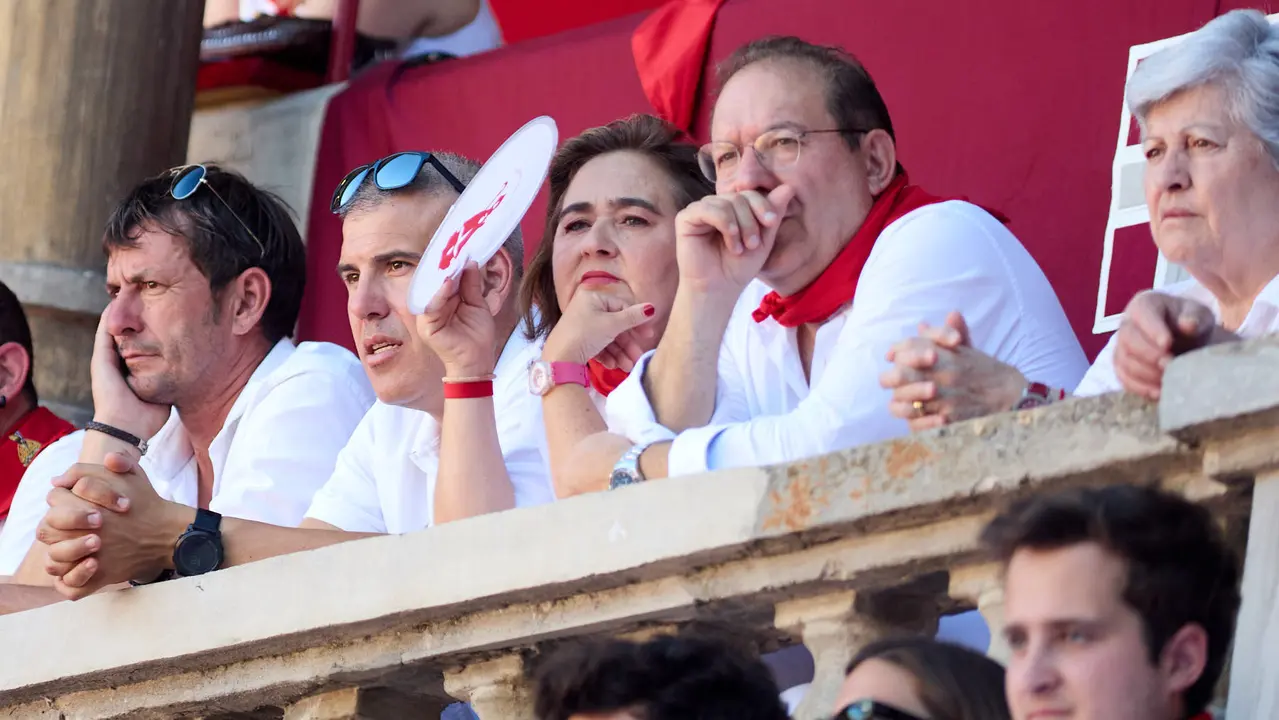 Los tendidos de la plaza de Toros de Pamplona durante la tercera corrida de la Feria del Toro de San Fermín 2025 con toros de Álvaro Núñez para Morante de la Puebla, Roca Rey y Tomás Rufo. IÑIGO ALZUGARAY