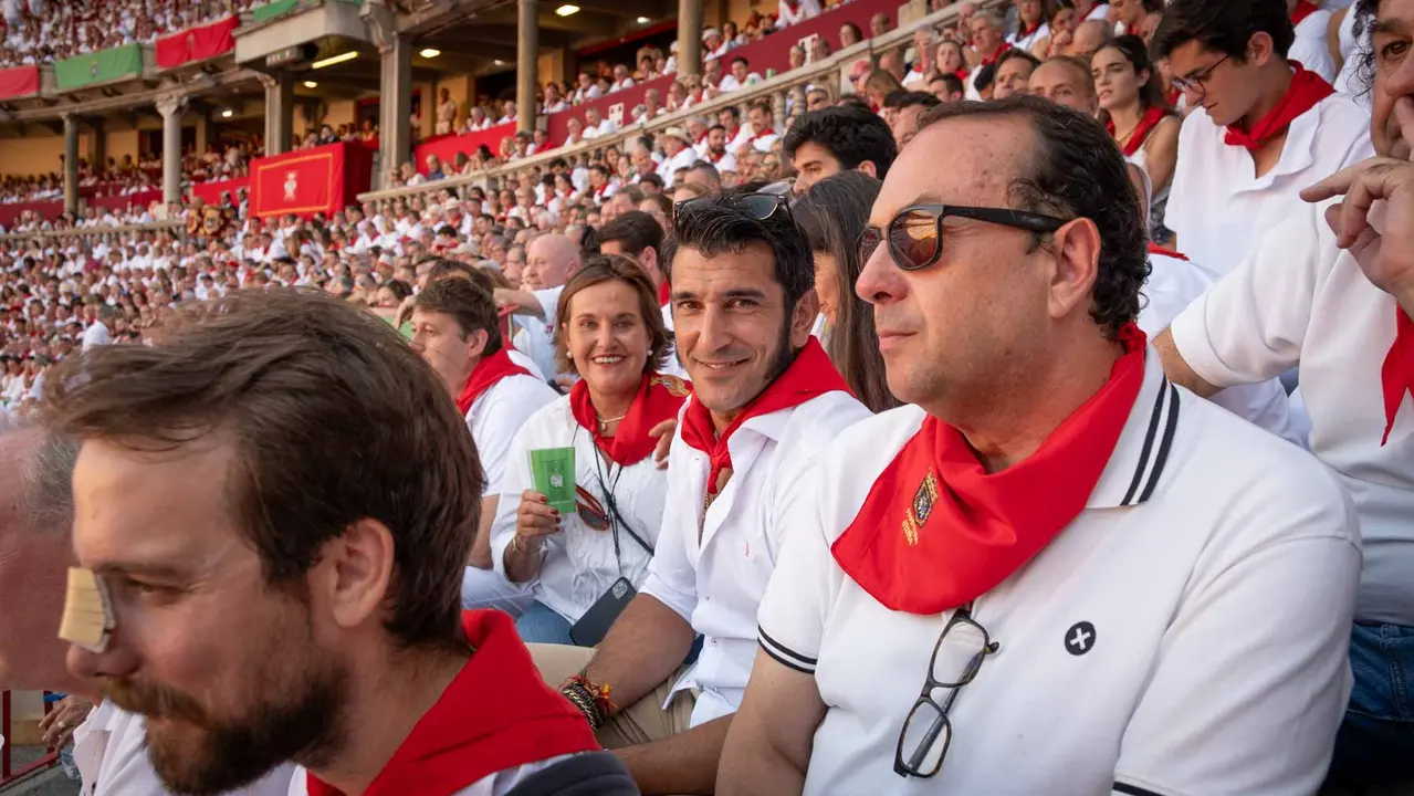 Ambiente en ruedo en la cuarta corrida de la Fería de San Fermín. Maite H. Mateo.-28