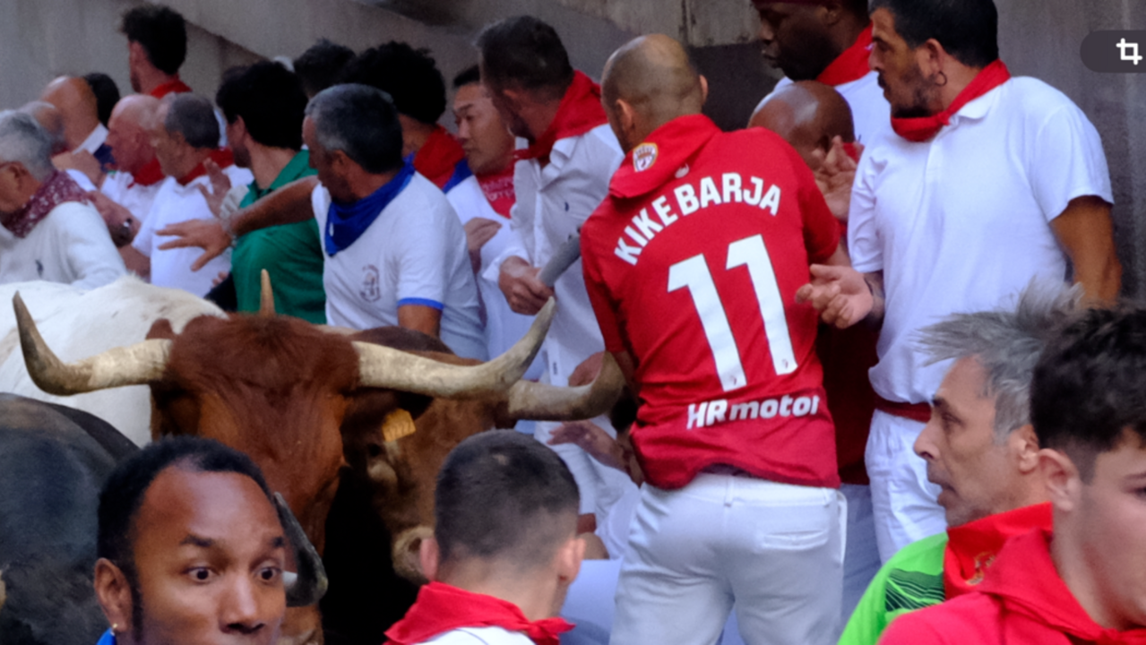 Quinto encierro de San ermín con toros de la ganadería de Jandilla. KUKUXUMUSU / JUAN IGNACIO DELGADO