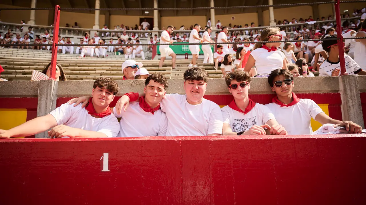 Mañana de Toros en Familia con la exhibición de rejoneo a cargo de Pablo Donat y exhibición de los recortadores Iker Monreal y Sergio Valle durante San Fermín 2025. PABLO LASAOSA