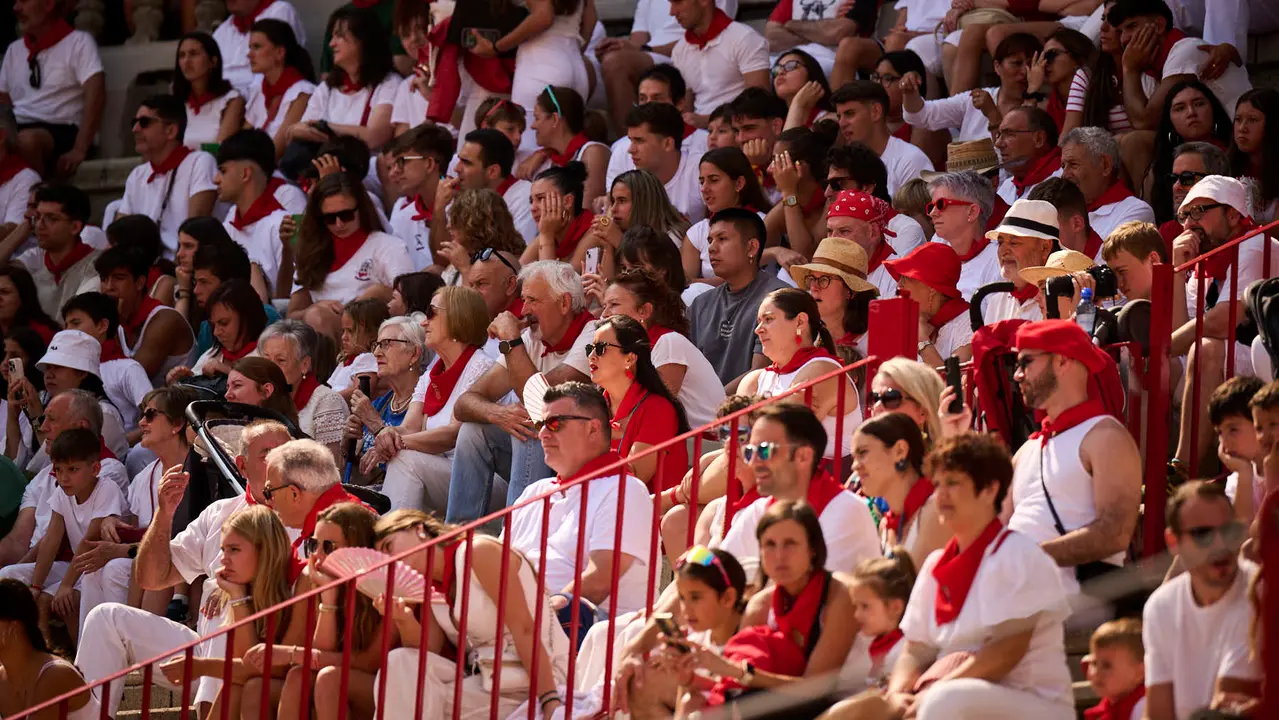 Mañana de Toros en Familia con la exhibición de rejoneo a cargo de Pablo Donat y exhibición de los recortadores Iker Monreal y Sergio Valle durante San Fermín 2025. PABLO LASAOSA