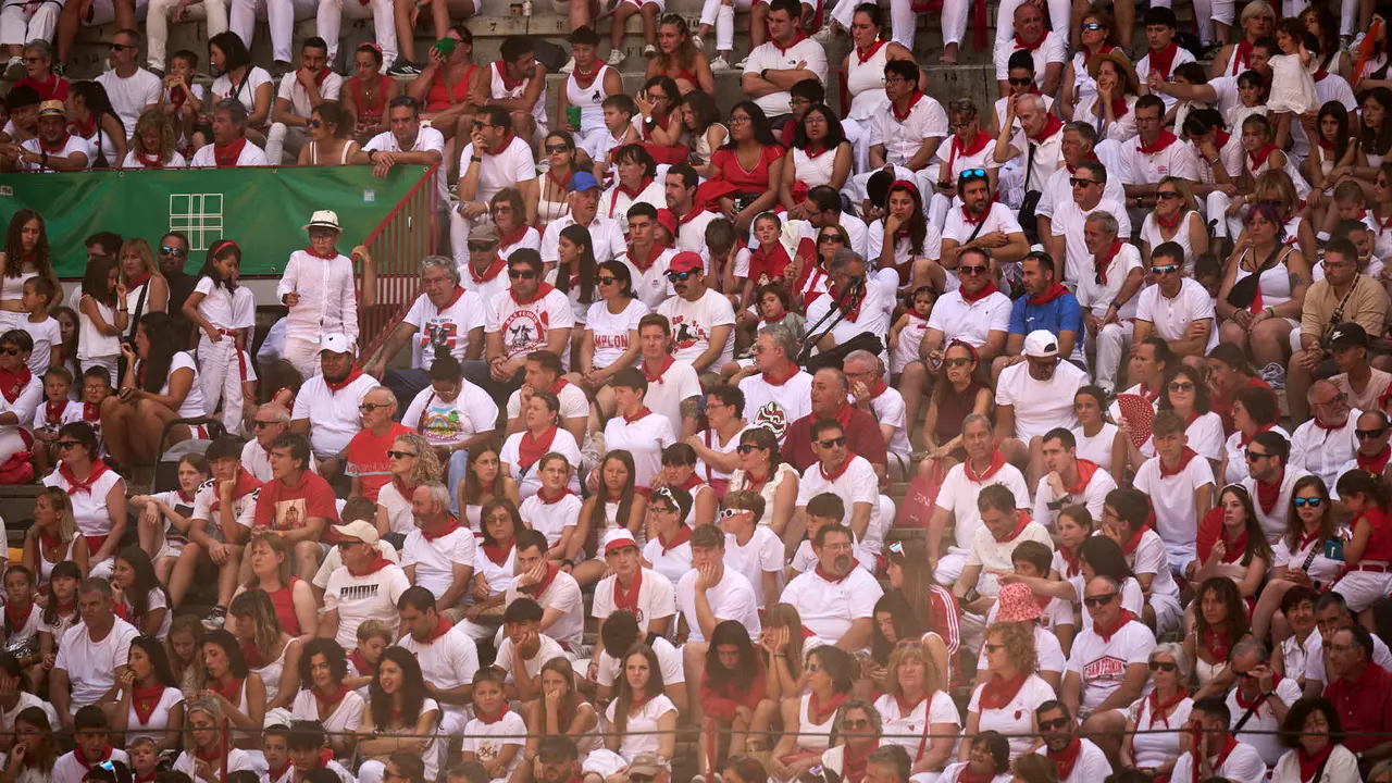 Mañana de Toros en Familia con la exhibición de rejoneo a cargo de Pablo Donat y exhibición de los recortadores Iker Monreal y Sergio Valle durante San Fermín 2025. PABLO LASAOSA