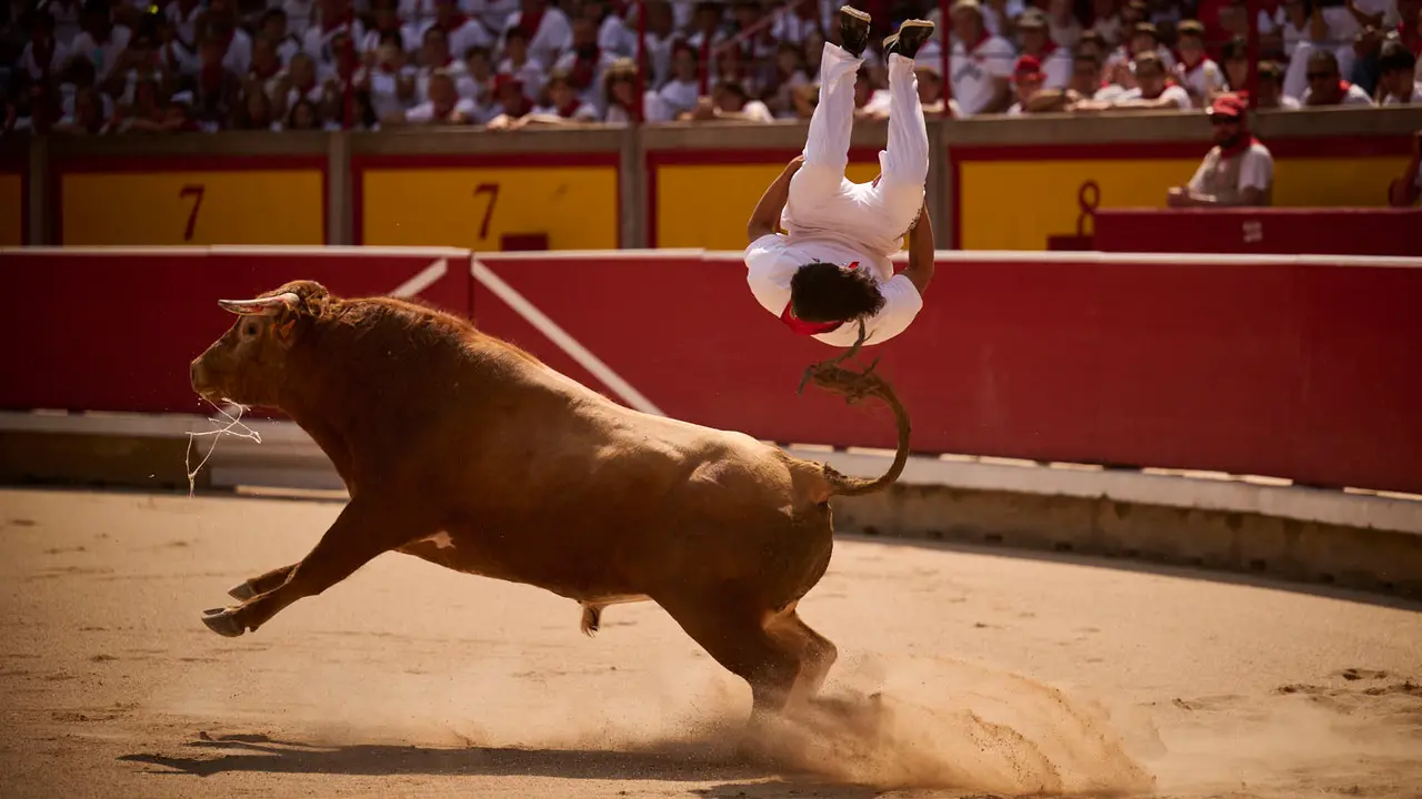 Mañana de Toros en Familia con la exhibición de rejoneo a cargo de Pablo Donat y exhibición de los recortadores Iker Monreal y Sergio Valle durante San Fermín 2025. PABLO LASAOSA