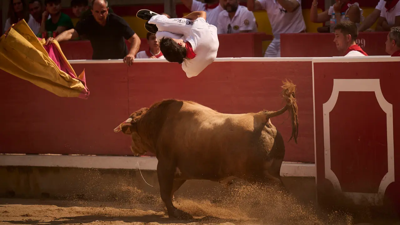 Mañana de Toros en Familia con la exhibición de rejoneo a cargo de Pablo Donat y exhibición de los recortadores Iker Monreal y Sergio Valle durante San Fermín 2025. PABLO LASAOSA
