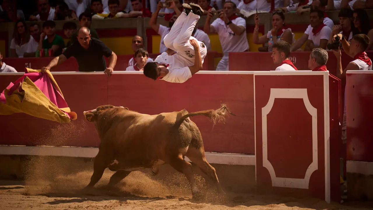 Mañana de Toros en Familia con la exhibición de rejoneo a cargo de Pablo Donat y exhibición de los recortadores Iker Monreal y Sergio Valle durante San Fermín 2025. PABLO LASAOSA