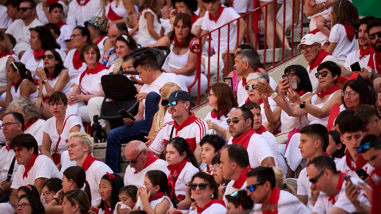 Mañana de Toros en Familia con la exhibición de rejoneo a cargo de Pablo Donat y exhibición de los recortadores Iker Monreal y Sergio Valle durante San Fermín 2025. PABLO LASAOSA