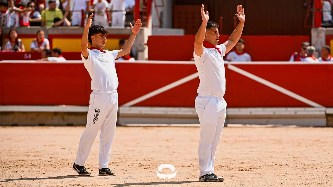 Mañana de Toros en Familia con la exhibición de rejoneo a cargo de Pablo Donat y exhibición de los recortadores Iker Monreal y Sergio Valle durante San Fermín 2025.