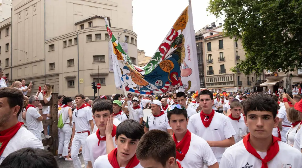 Ambiente en la quinta corrida de la Feria de San Fermín.Maite H. Mateo..-07