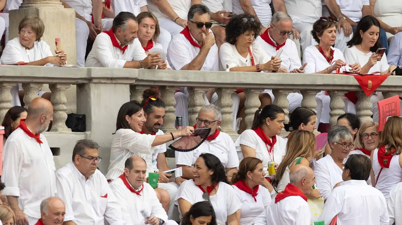 Ambiente en la quinta corrida de la Feria de San Fermín.Maite H. Mateo..-16