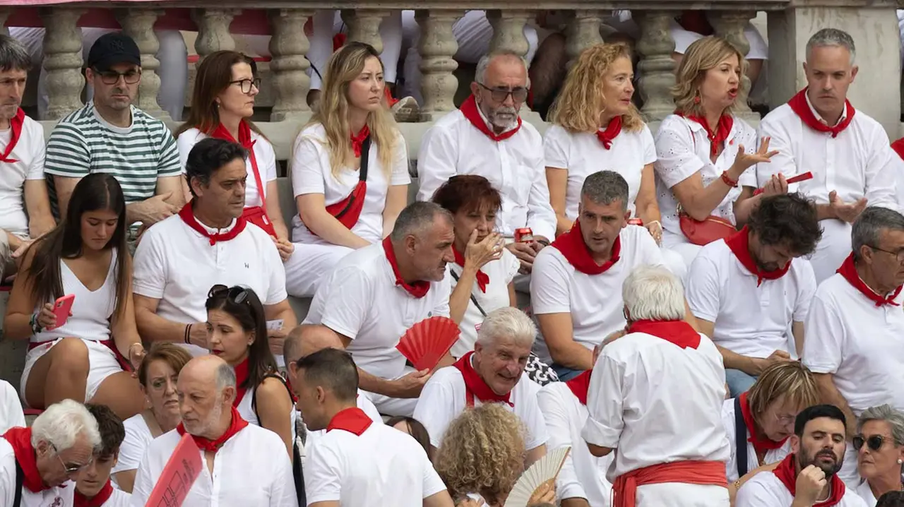 Ambiente en la quinta corrida de la Feria de San Fermín.Maite H. Mateo..-18