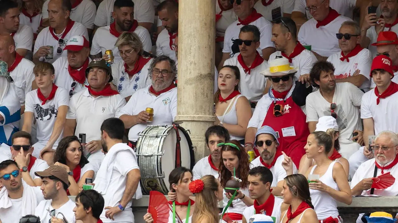 Ambiente en la quinta corrida de la Feria de San Fermín.Maite H. Mateo..-25