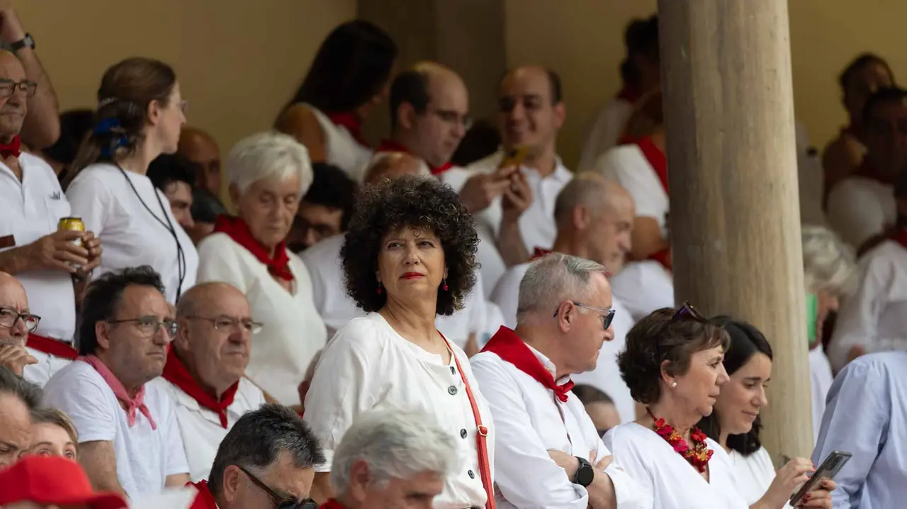 Ambiente en la quinta corrida de la Feria de San Fermín.Maite H. Mateo..-59