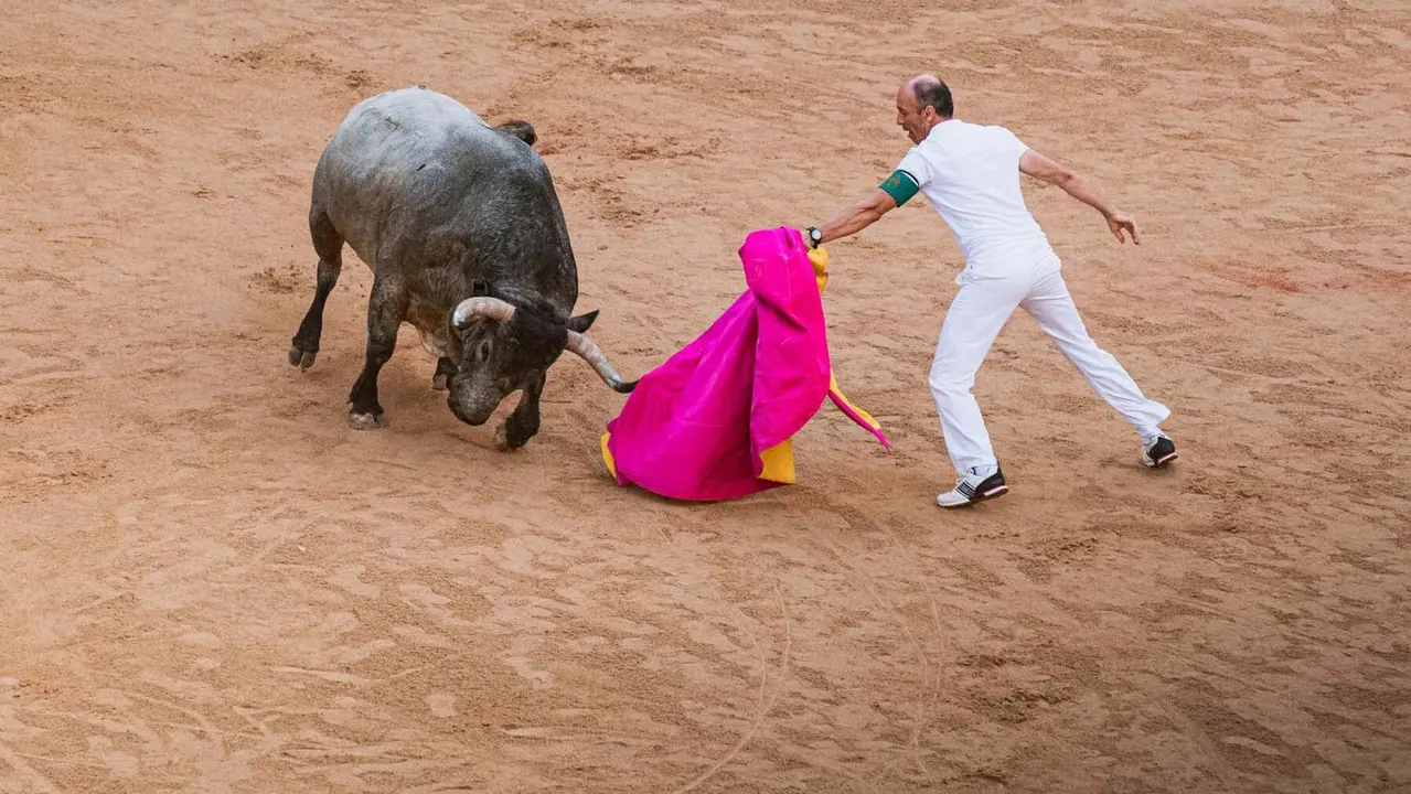 Sexto encierro de San Fermín con toros de José Escolar en la plaza de toros. CASA DE MISERICORDIA