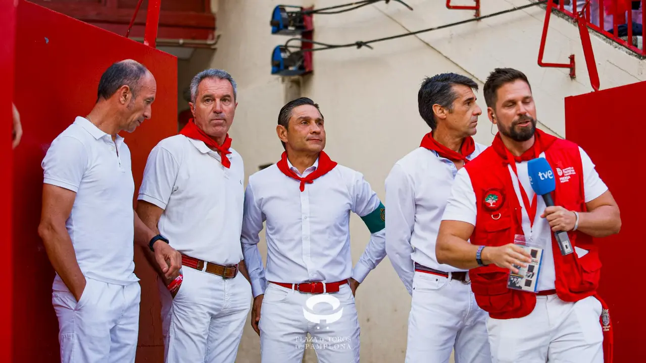 Ambiente en la plaza de toros previo al sexto encierro de San Fermín 2025 con toros de Escolar. CASA DE MISERICORDIA (2)