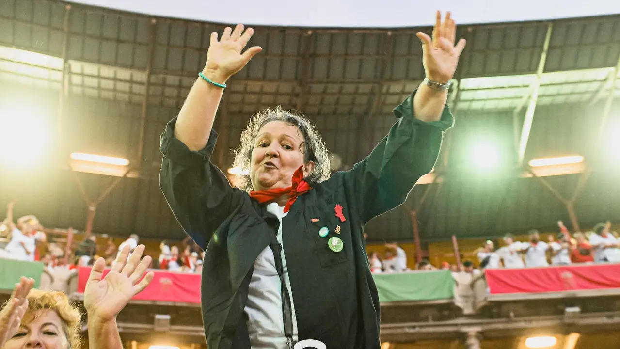 Ambiente en la plaza de toros previo al sexto encierro de San Fermín 2025 con toros de Escolar. CASA DE MISERICORDIA (32)