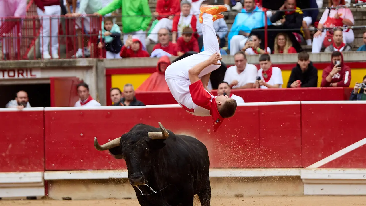 Concurso de Recortadores de San Fermín 2025 en la Plaza de Toros de Pamplona. IÑIGO ALZUGARAY