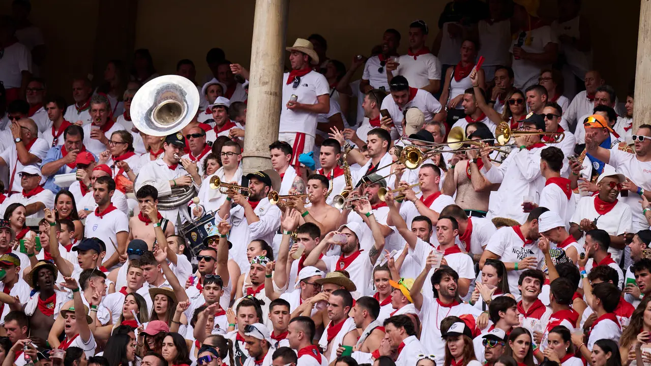 Sexta corrida de la Feria del Toro de San Fermín 2025 con toros de José Escolar para Rafaelillo, Fernando Robleño y Juan de Castilla. PABLO LASAOSA