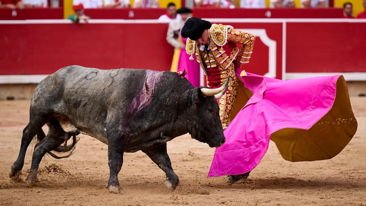 Sexta corrida de la Feria del Toro de San Fermín 2025 con toros de José Escolar para Rafaelillo, Fernando Robleño y Juan de Castilla. PABLO LASAOSA