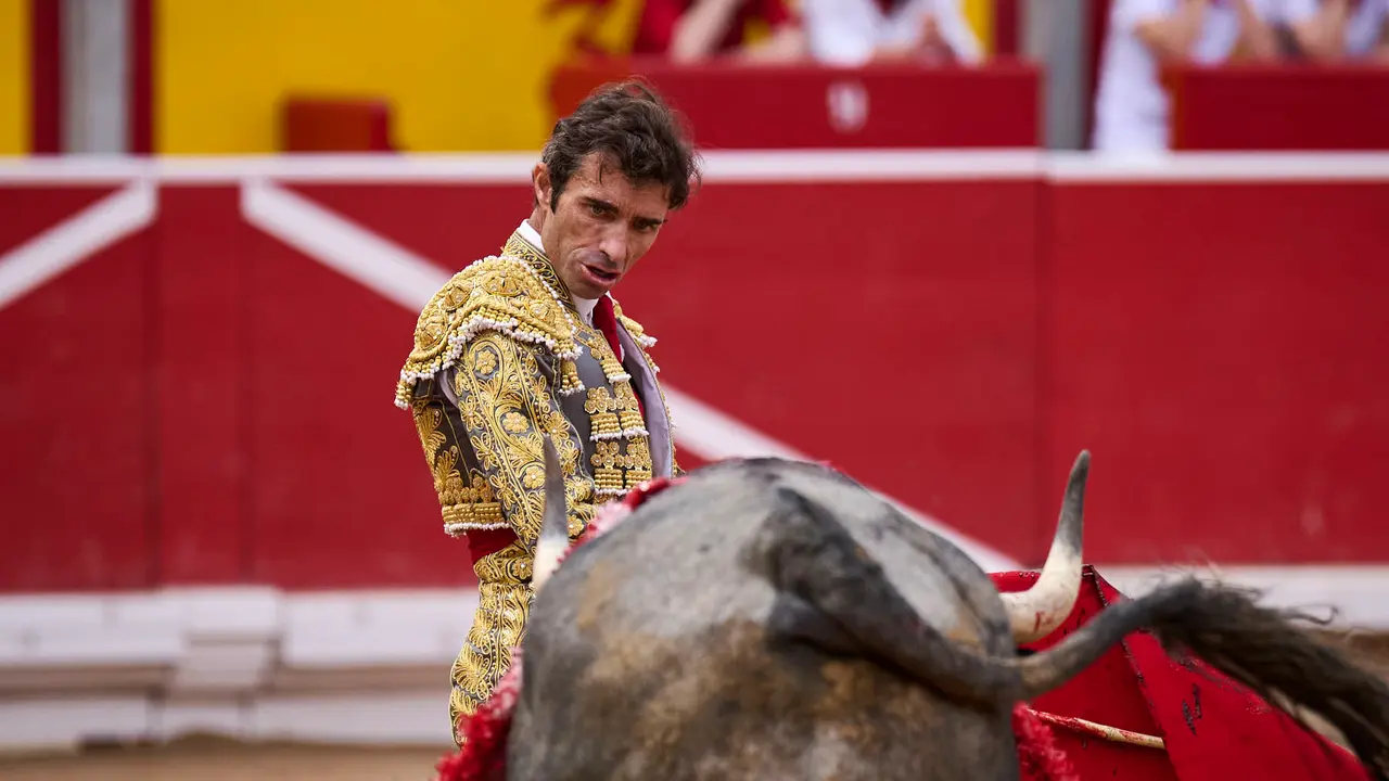 Sexta corrida de la Feria del Toro de San Fermín 2025 con toros de José Escolar para Rafaelillo, Fernando Robleño y Juan de Castilla. PABLO LASAOSA